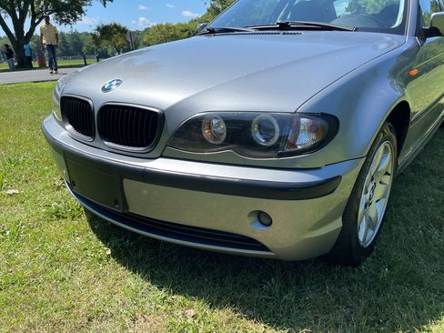 Used 2005 BMW 325xi Sedan AWD/4WD image 10