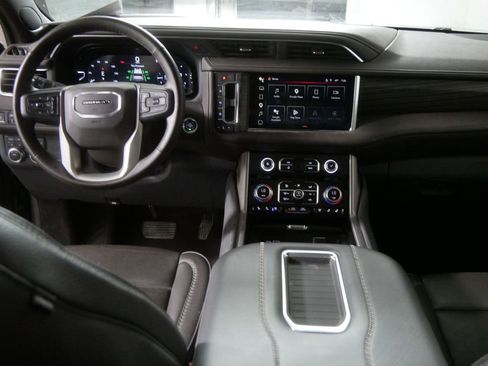 Used 2023 GMC Yukon Denali AWD/4WD image 19