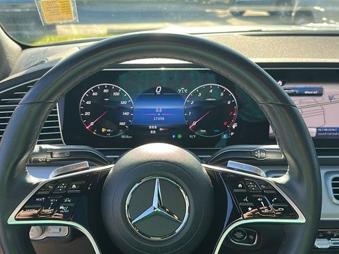 Used 2024 Mercedes-Benz GLS 450 4MATIC image 19
