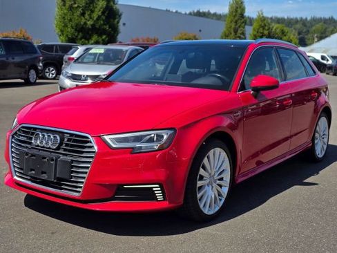 Used 2017 Audi A3 e-tron Premium Plus w/ Technology Package FWD image 3