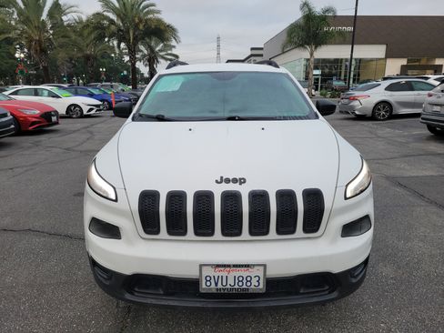Used 2017 Jeep Cherokee Altitude image 24