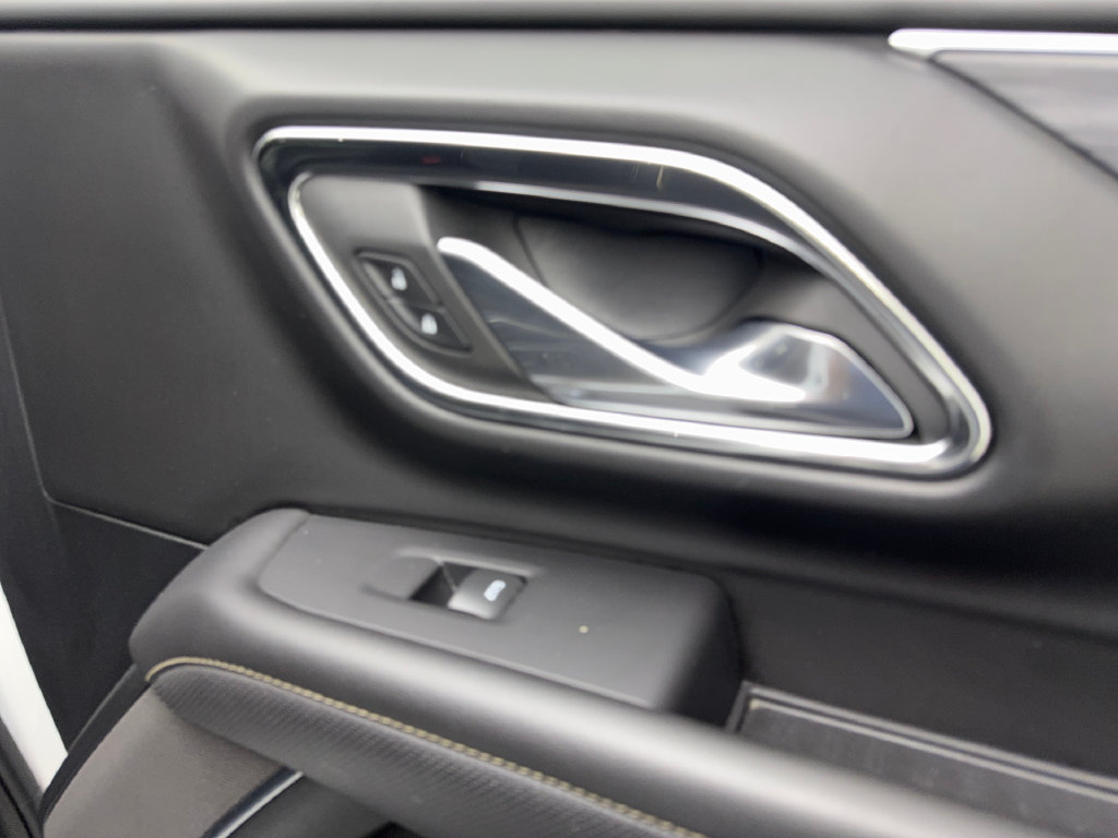 Used 2024 GMC Yukon SLT RWD image 56