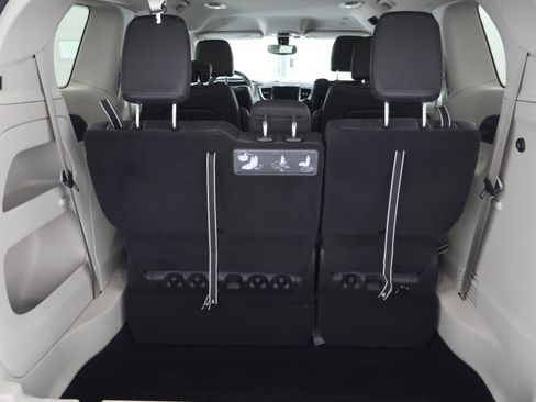 Used 2020 Chrysler Pacifica Touring-L Plus FWD image 27