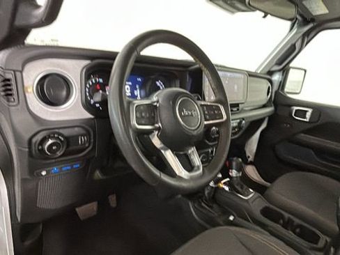 Used 2024 Jeep Wrangler Unlimited Sahara AWD/4WD image 13