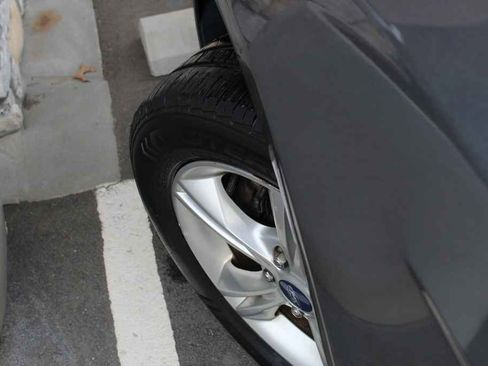 Used 2014 Ford Focus SE image 28