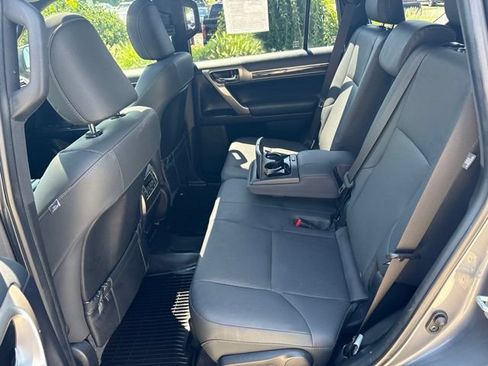 Used 2020 Lexus GX 460 Premium w/ Premium Package AWD/4WD image 28