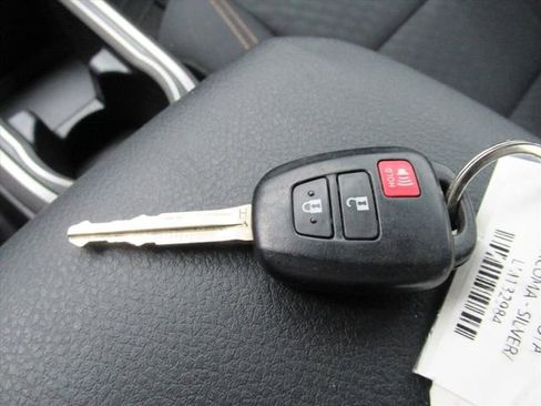 Used 2020 Toyota Tacoma SR5 image 25