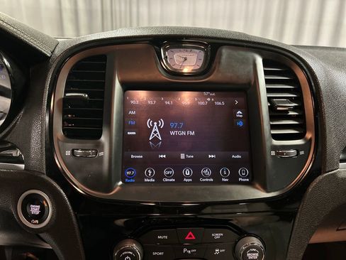Used 2018 Chrysler 300 S w/ 300S Premium Group image 17
