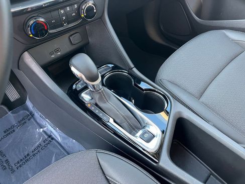 Used 2025 Buick Encore GX Preferred image 40