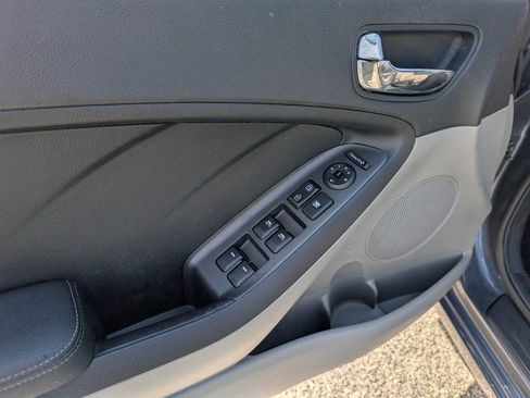 Used 2014 Kia Forte EX image 12