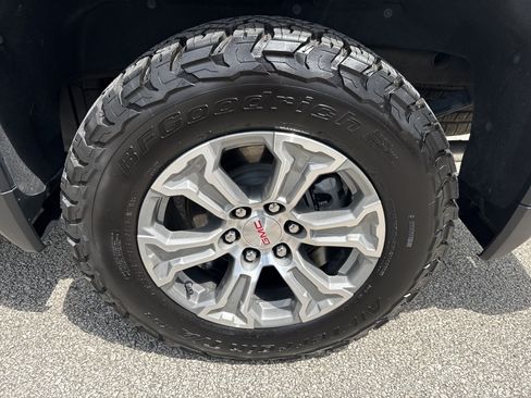 Used 2024 GMC Sierra 1500 SLE w/ X31 Off-Road Package AWD/4WD image 20