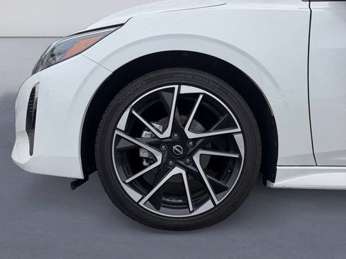 Used 2024 Nissan Sentra SR w/ SR Premium Package FWD image 9