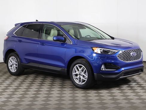 Used 2023 Ford Edge SEL w/ Convenience Package AWD/4WD image 2