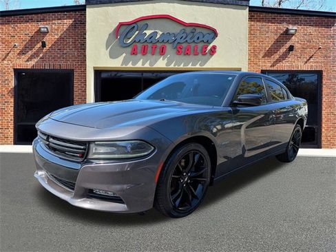 Used 2018 Dodge Charger R/T w/ Blacktop Package image 4