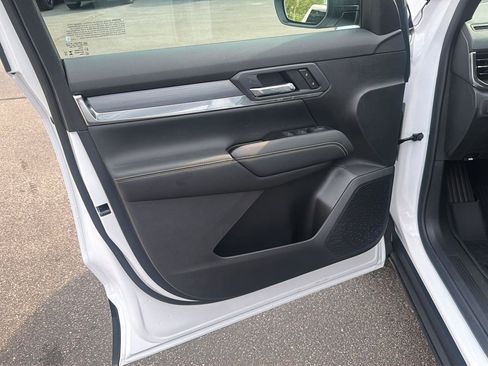 New 2027 GMC Terrain Elevation w/ LPO, Floor Liner Package AWD/4WD image 9