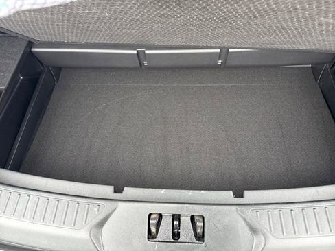 Used 2023 Ford Explorer XLT w/ Equipment Group 202A image 27