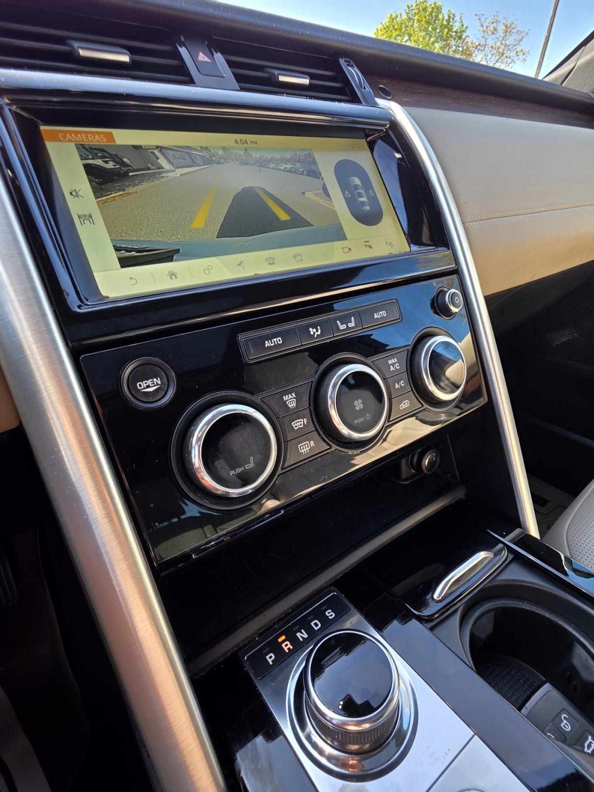 Used 2019 Land Rover Discovery HSE AWD/4WD image 19