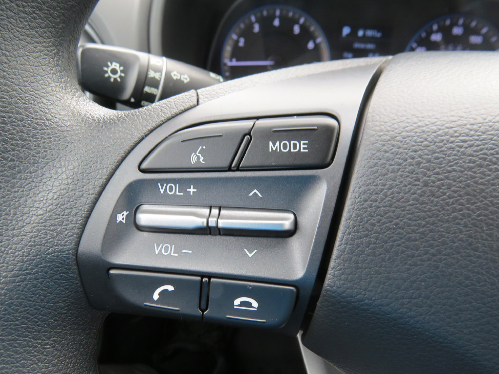 Used 2020 Hyundai Kona SE w/ Cargo Package FWD image 19