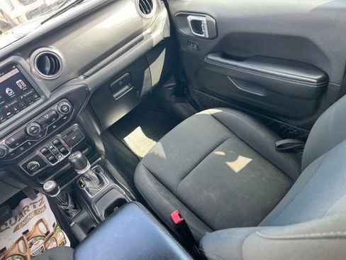 Used 2021 Jeep Wrangler Unlimited Sahara w/ Uconnect 4C Nav & Sound Group AWD/4WD image 11