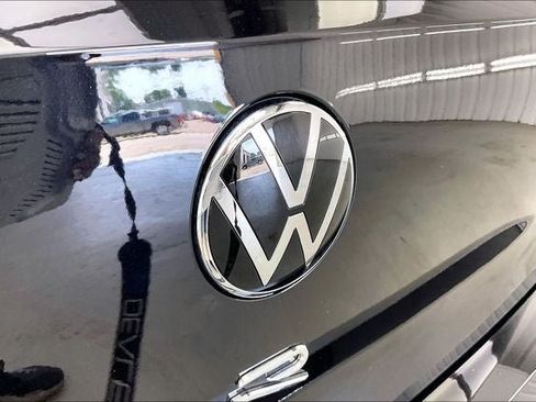 Used 2023 Volkswagen Golf R AWD/4WD image 32