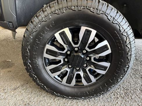 Used 2024 GMC Sierra 3500 Denali Ultimate AWD/4WD image 35