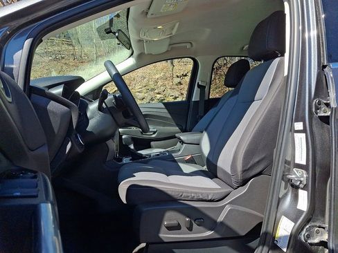 Used 2017 Ford Escape SE w/ SE Cold Weather Package image 13