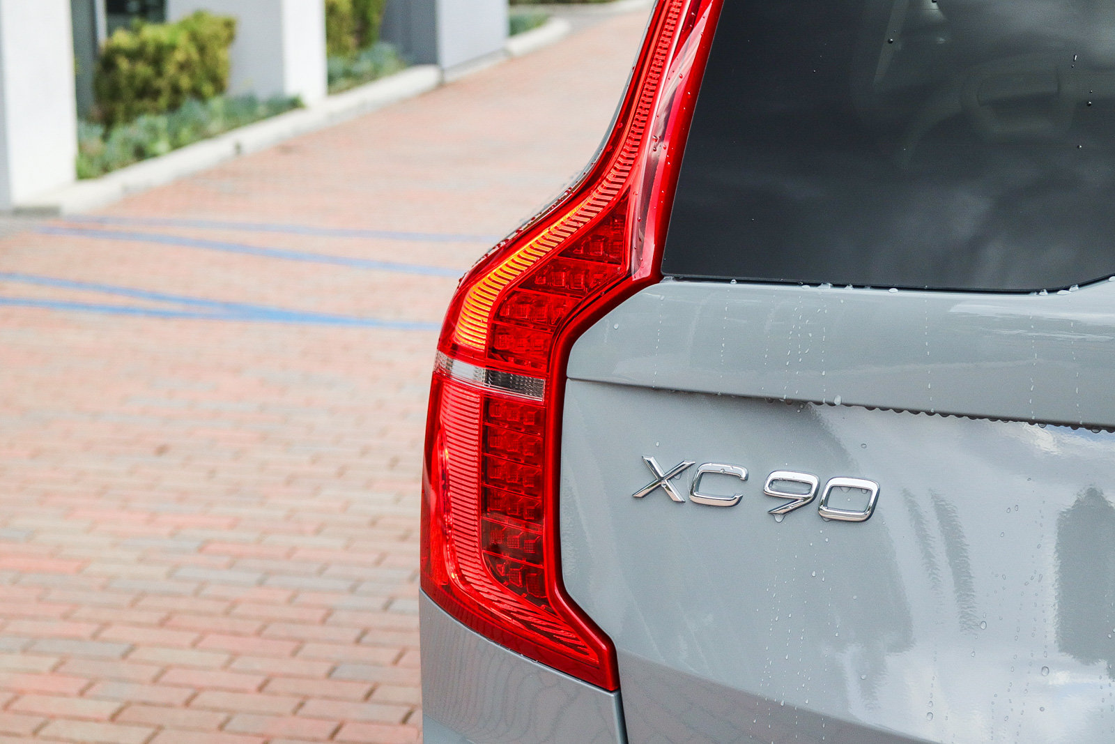 Used 2025 Volvo XC90 T8 Plus w/ Protection Package Premier AWD/4WD image 9