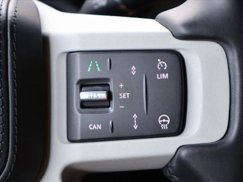 Used 2024 Land Rover Defender 110 X-Dynamic SE AWD/4WD image 15