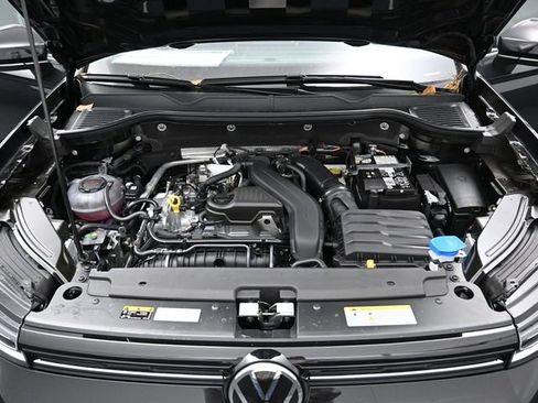 New 2026 Volkswagen Taos SE image 15