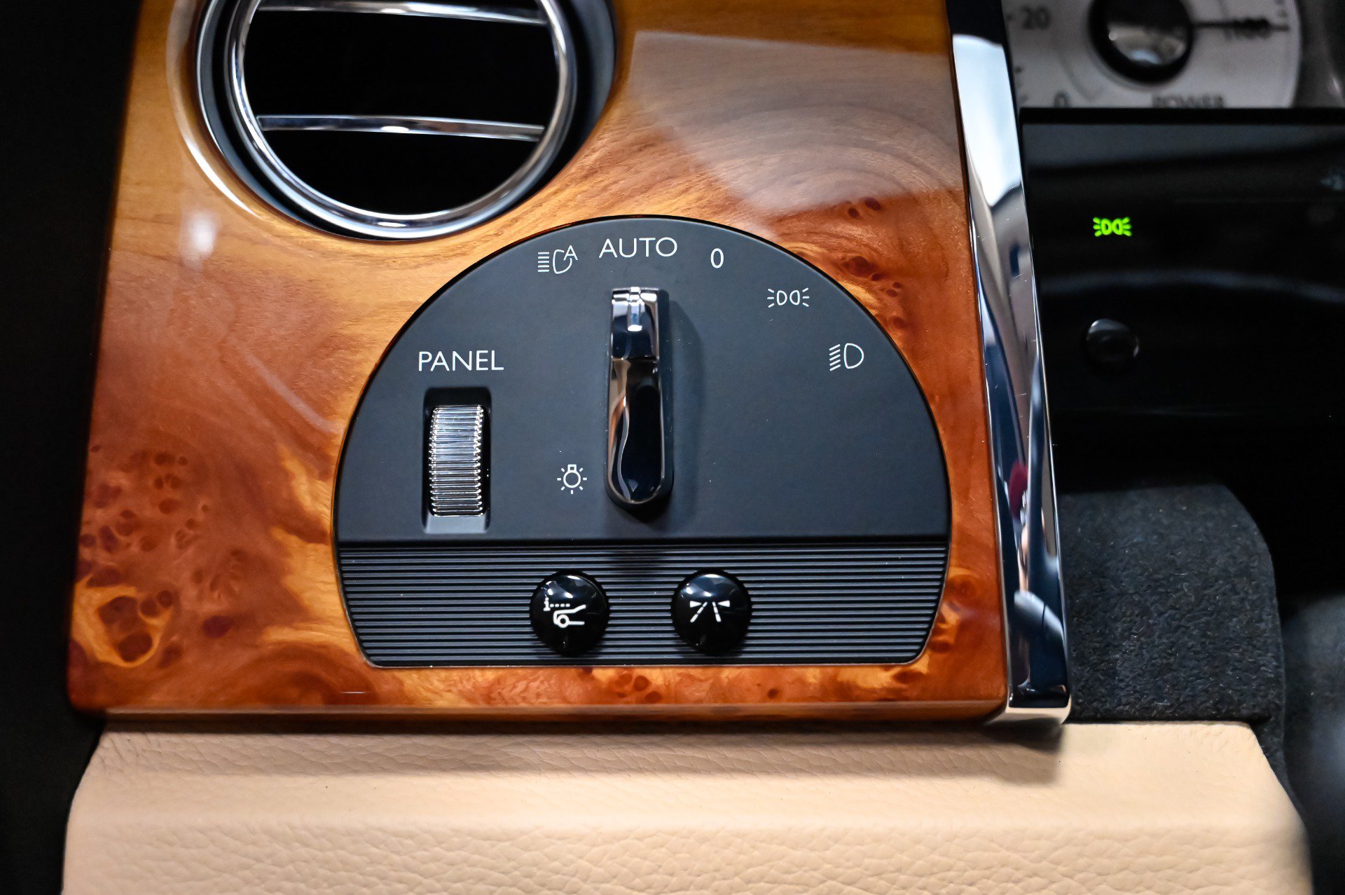Used 2012 Rolls-Royce Ghost RWD image 37
