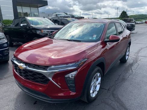 Certified 2024 Chevrolet Trax LS w/ LS Convenience Package FWD image 8