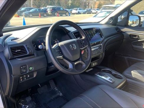 Used 2023 Honda Passport TrailSport image 14