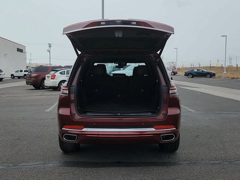 Used 2022 Jeep Grand Cherokee Summit AWD/4WD image 19