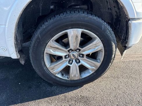 Used 2018 Ford F150 Platinum w/ Equipment Group 701A Luxury image 9