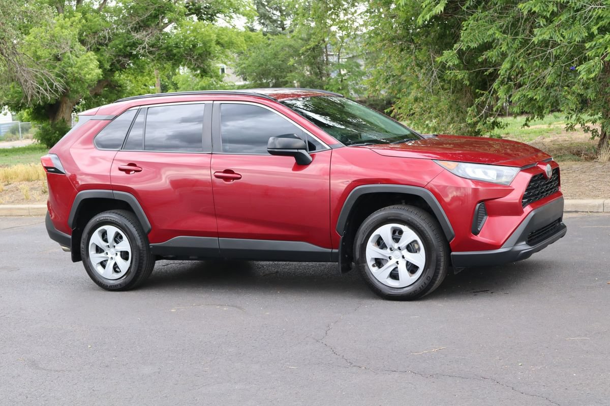 Used 2021 Toyota RAV4 LE w/ Carpet Mat Package (TMS) AWD/4WD image 2