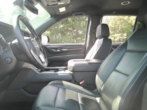 Certified 2023 GMC Yukon Denali image 8