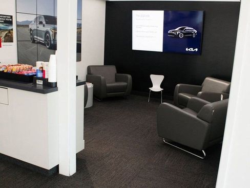 Used 2021 Chevrolet Silverado 1500 LT Trail Boss w/ Convenience Package II image 20