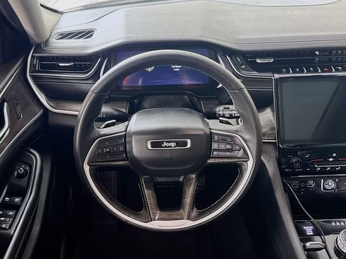 Certified 2023 Jeep Grand Cherokee Limited w/ Trailer Tow Prep Group (B) image 14