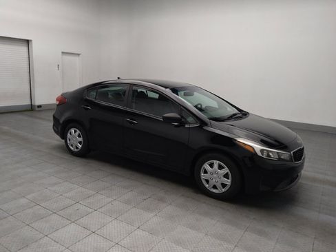 Used 2017 Kia Forte LX image 11