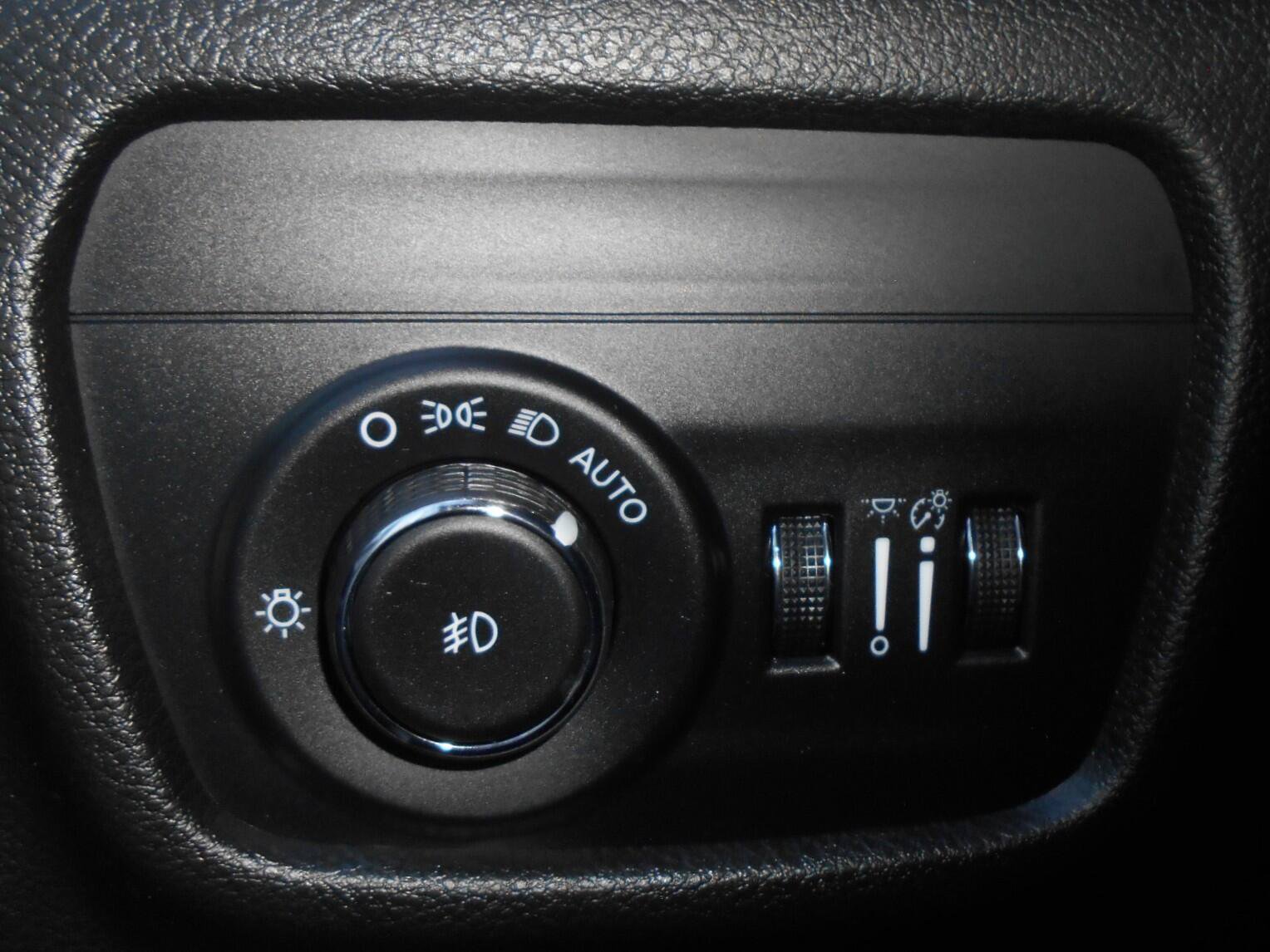 Certified 2023 Jeep Grand Cherokee L Limited AWD/4WD image 21