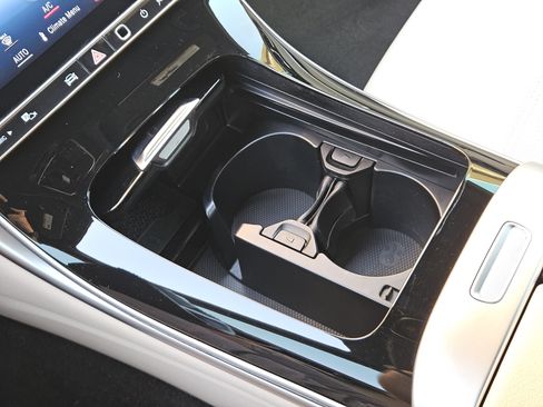 Used 2024 Mercedes-Benz C 300 Sedan image 17