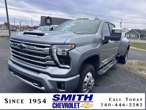 Used 2024 Chevrolet Silverado 3500 High Country image 1