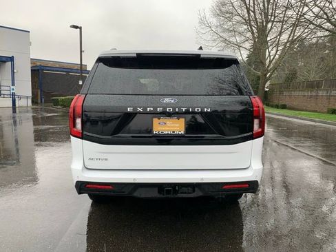Certified 2025 Ford Expedition Active AWD/4WD image 5