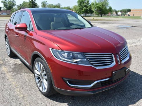 Used 2016 Lincoln MKX Reserve w/ Technology Package FWD image 2