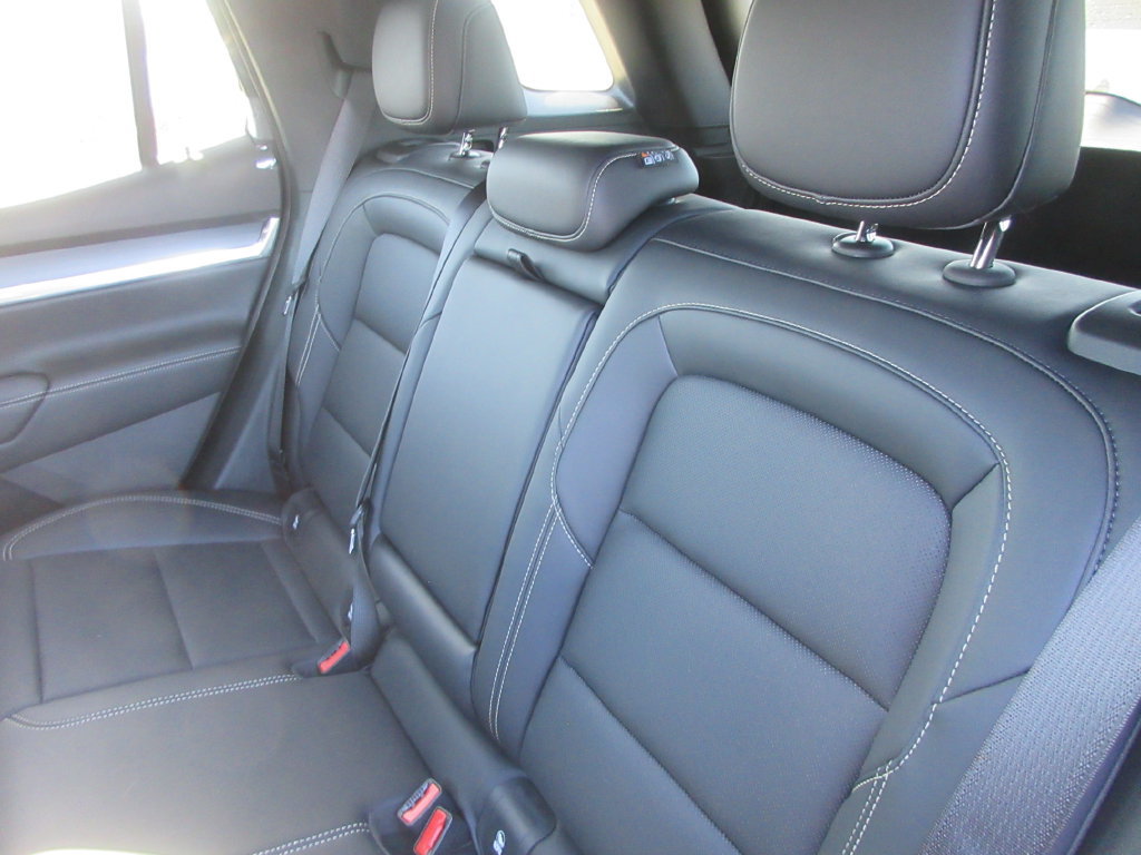 New 2027 GMC Terrain Elevation w/ Elevation Premium Package FWD image 12