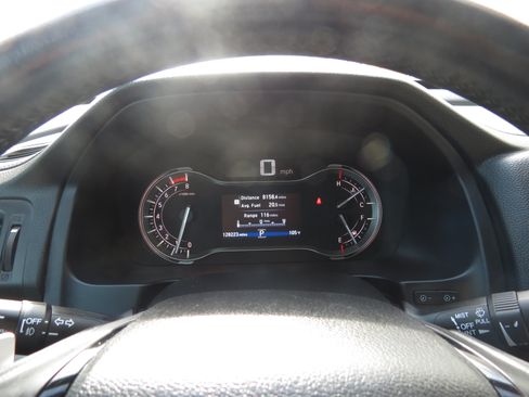 Used 2016 Honda Pilot Touring image 22