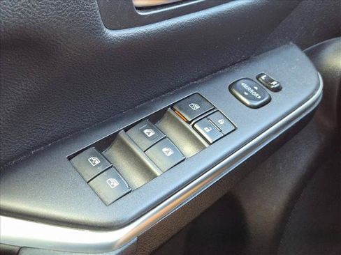 Used 2016 Toyota Camry LE FWD image 12
