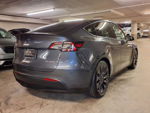 Used 2022 Tesla Model Y Performance image 2