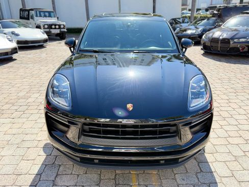 Used 2022 Porsche Macan AWD/4WD image 3