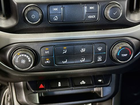 Used 2022 Chevrolet Colorado LT w/ LT Convenience Package RWD image 17